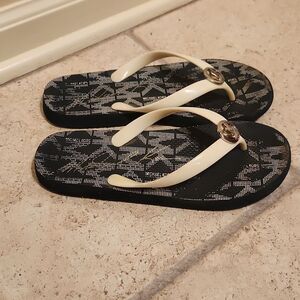 Michael Kors Women's Blue Signature Flip Flops Size 8